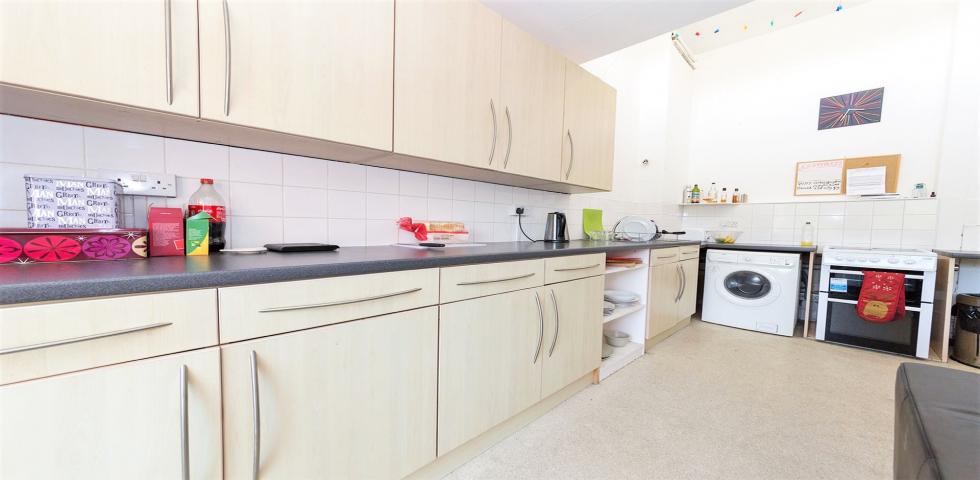 			3 Bedroom, 1 bath, 1 reception Flat			 SHERRIFF ROAD, WEST HAMPSTEAD